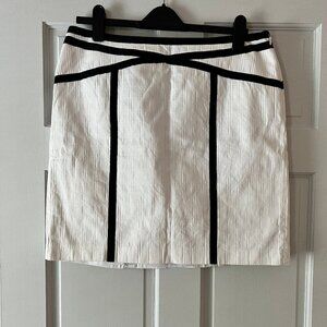 Ann Taylor White and Black Mini Skirt Size 12